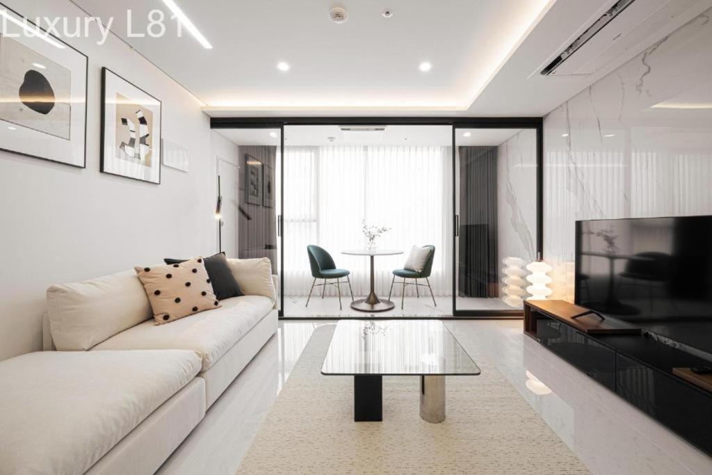 Angia Luxury Apartment Inside Landmark 81 Tower Ho Chi Minh-Byen Eksteriør billede