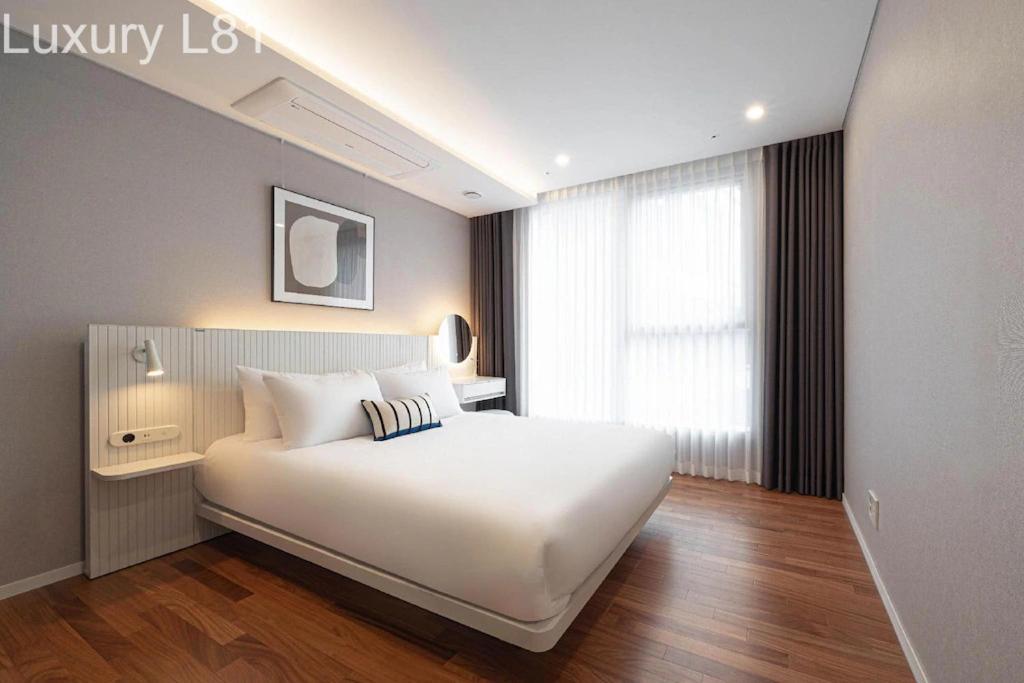 Angia Luxury Apartment Inside Landmark 81 Tower Ho Chi Minh-Byen Eksteriør billede